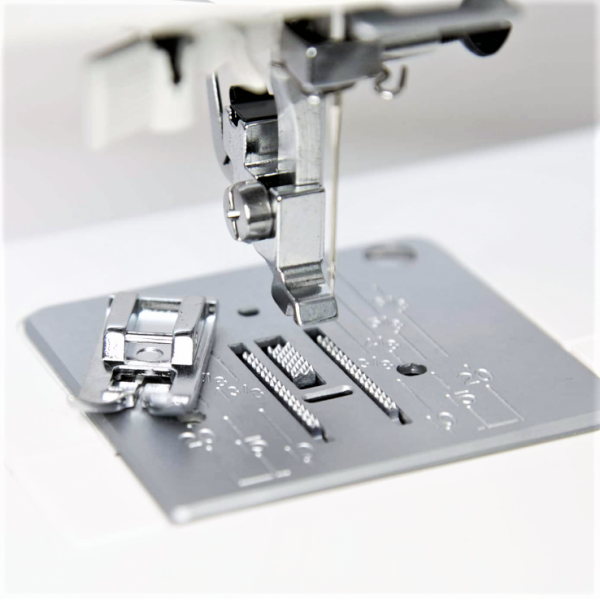 Фото 8: Janome XE 300