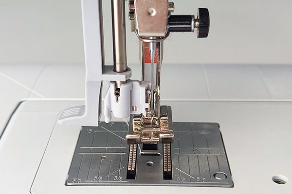 Bernina B 325